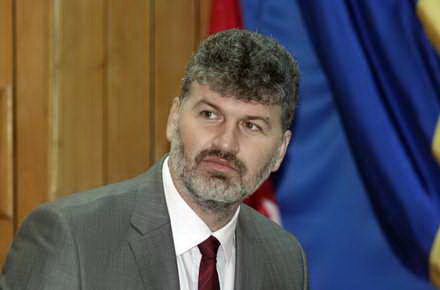 Chelaru_-_Florin_Chelaru_003.jpg Chelaru_-_Florin_Chelaru_003.jpg
