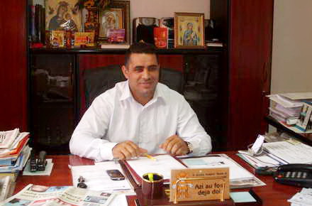 Poarta_Alba_Vasile_Delicoti.jpg Poarta_Alba_Vasile_Delicoti.jpg