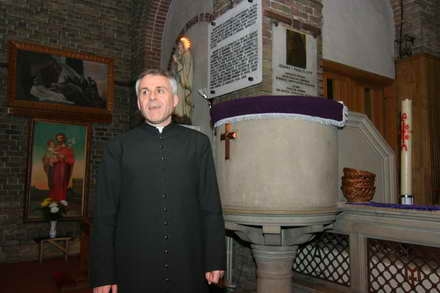 catolici_-_monsenior_preotul_ieronim_iacob.jpg catolici_-_monsenior_preotul_ieronim_iacob.jpg