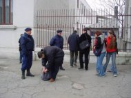 Amenzi pentru cei care tulbura linistea in licee