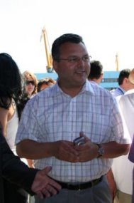 Parlamentarii prefera luxul