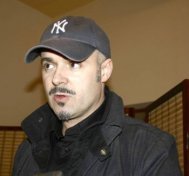 Adrian Oianu, creatorul care sfideaza prejudecatile