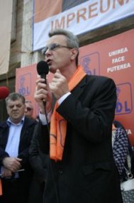 Ion Popescu, sustinut de rromi si pensionari