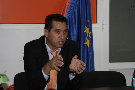 gigi_chiru_12.jpg
