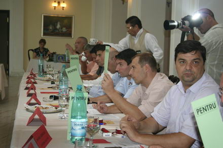 mamaia_show.jpg mamaia_show.jpg