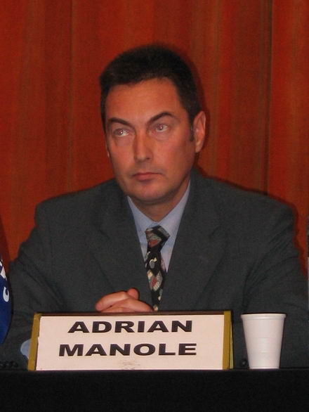 PD_Adrian_Manole2.jpg