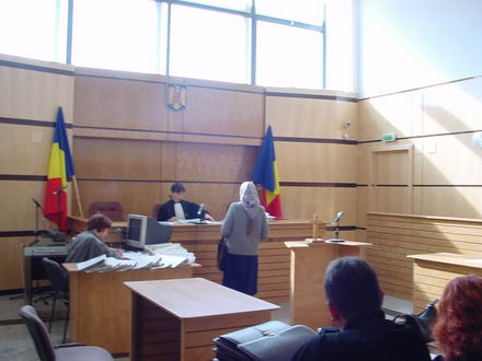 Tribunalul_Constanta_sala_de_judecata_02.jpg