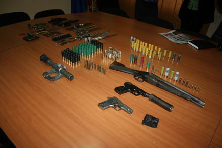 arme_confiscate_de_politie_Dediu_07.jpg arme_confiscate_de_politie_Dediu_07.jpg