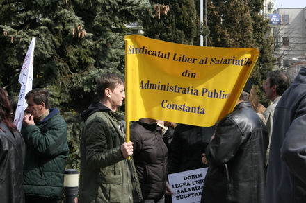 sindicatele cer cu o mana si dau cu doua galerie foto 251846