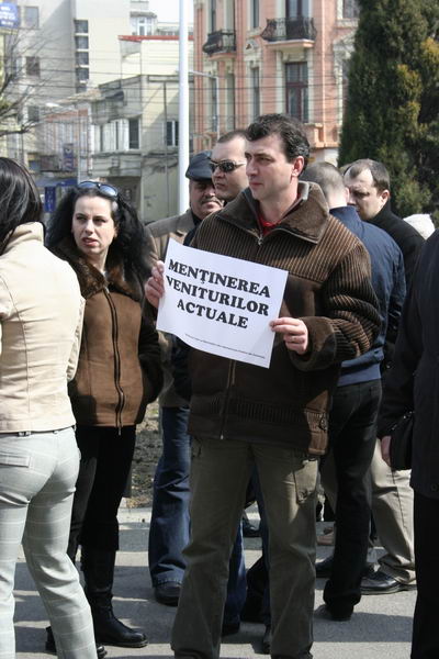 sindicatele cer cu o mana si dau cu doua galerie foto 251846