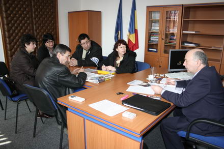 sindicatele cer cu o mana si dau cu doua galerie foto 251846