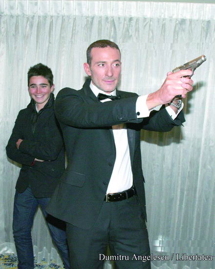 DESCHIDERE_Radu_Mazare_James_Bond.jpg