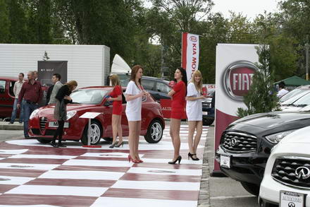 fotoreportaj ce masini dar si ce fete 58037 254994