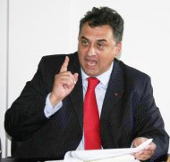 Consilierii cer azi sa il dea afara pe Tusac