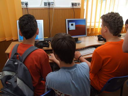 cumpana_calculatoare.jpg cumpana_calculatoare.jpg