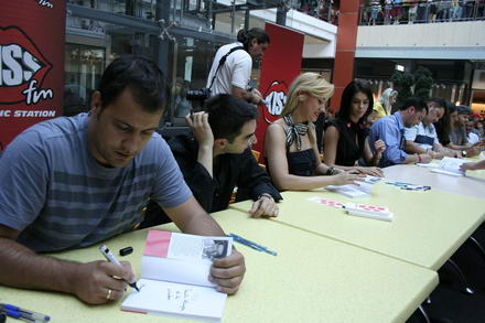 huidu si gainusa au spus povesti mortale la mall galerie foto 87776 256359