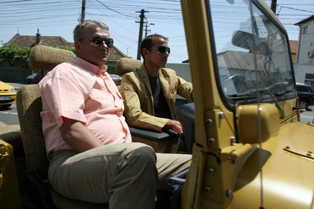 parlamentare_vot_nicolae_moga_radu_mazare_masina_jeep_toyota_03.jpg