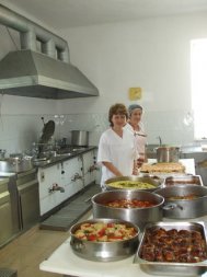 Pacientii din trei spitale ar putea veni cu mancarea de acasa