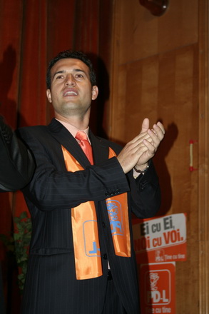 pdl_tineri_adrian_sponte_2.jpg pdl_tineri_adrian_sponte_2.jpg