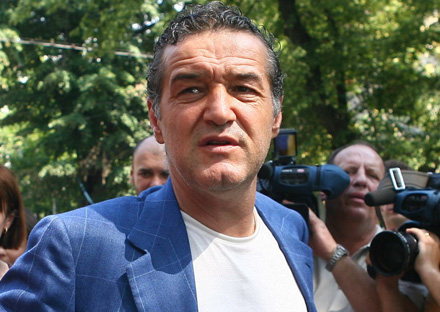 becali_.jpg becali_.jpg