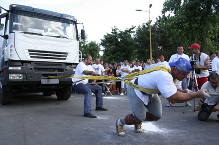 strong_man_078.jpg