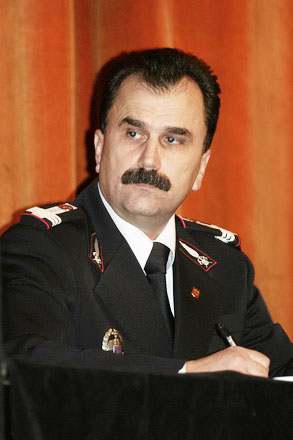 isu_noul_comandant_viorel_c.jpg