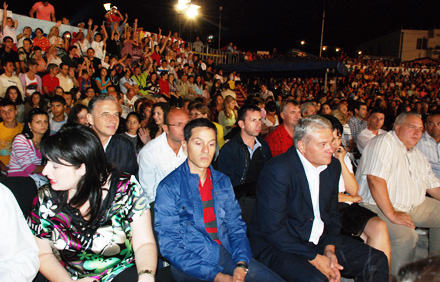 grup-statuar.jpg grup-statuar.jpg