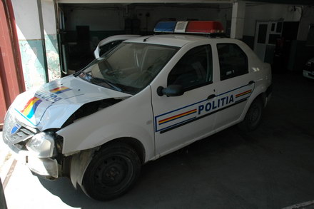 masina_politie_distrusa_material_ipj.jpg