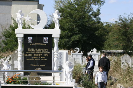 musulmanii si au comemorat mortii in prima zi de ramazan 34382 262698