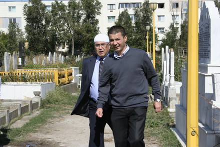musulmanii si au comemorat mortii in prima zi de ramazan 34382 262698