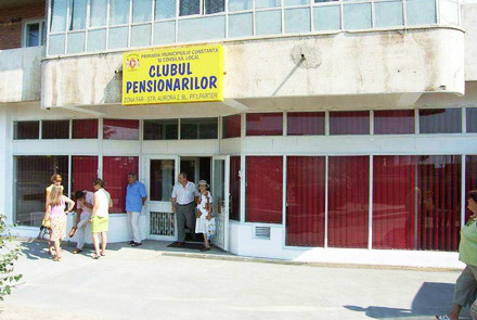 reparatii_club_pensionari_far_01.jpg