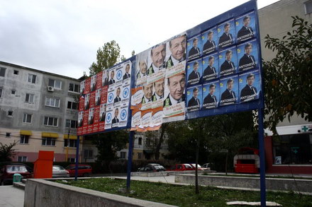 fotoreportaj uite ce afise si banare si au tras candidatii 69636 265972