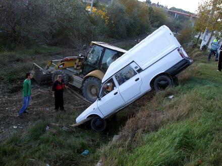 a evitat doua accidente oprindu se inaintea caii ferate galerie foto 61759 266619