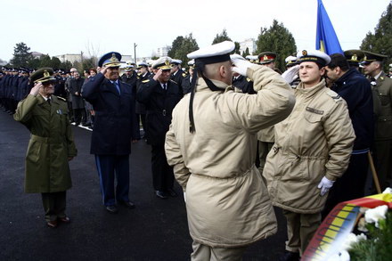 politicienii au facut concurs de coroane galerie foto 24442 268128