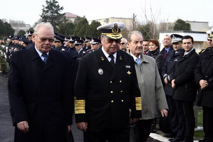 politicienii au facut concurs de coroane galerie foto 24442 268128
