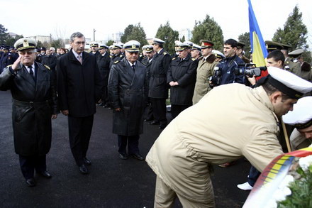 politicienii au facut concurs de coroane galerie foto 24442 268128