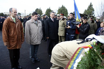 politicienii au facut concurs de coroane galerie foto 24442 268128