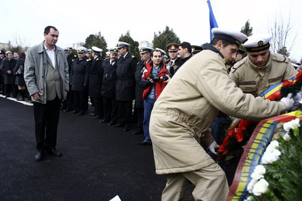 politicienii au facut concurs de coroane galerie foto 24442 268128