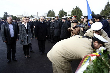 politicienii au facut concurs de coroane galerie foto 24442 268128