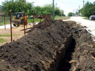 Primaria construieste un teren de fotbal la Topraisar