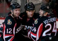 NHL/Senators - Hurricanse 4-2, Kovalev la golul 400 (video)