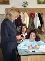 Profesorii raman fara bani pentru materiale didactice