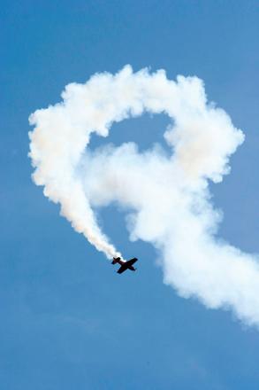 avion.jpg avion.jpg