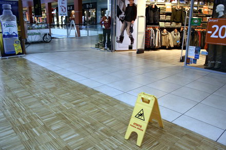 apa stransa cu ligheanul in city park mall galerie foto 20597 272395