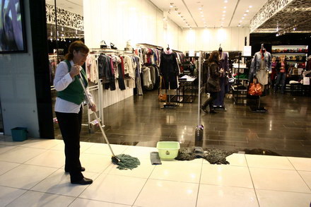 apa stransa cu ligheanul in city park mall galerie foto 20597 272395