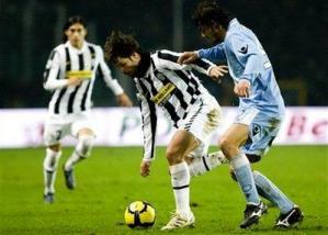 Fotbal (Serie A)/Milan a umilit Batrana Doamna (video)