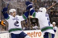 NHL/Canucks revin de la 0-3 si castiga la Toronto (Video)