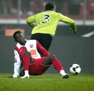 Fotbal (Liga I)/Ze Kalanga a parasit pe Dinamo