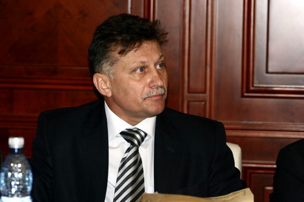 moinescu_-__marian_iordache.jpg