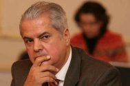 Adrian Nastase se retrage din cursa pentru presedintia PSD